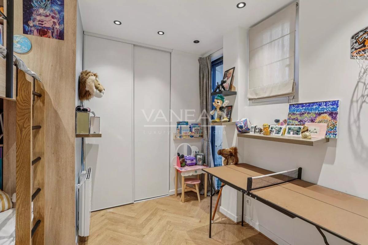 Paris XVI -  Boileau - Claude Lorrain -  Appartement deux chambr