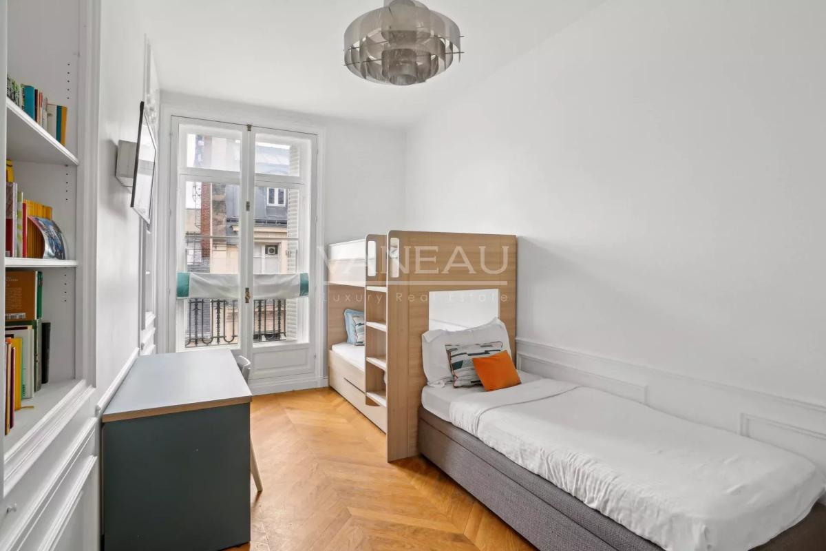 Paris XVIe - Place Victor Hugo - Exclusivité - Magnifique appart