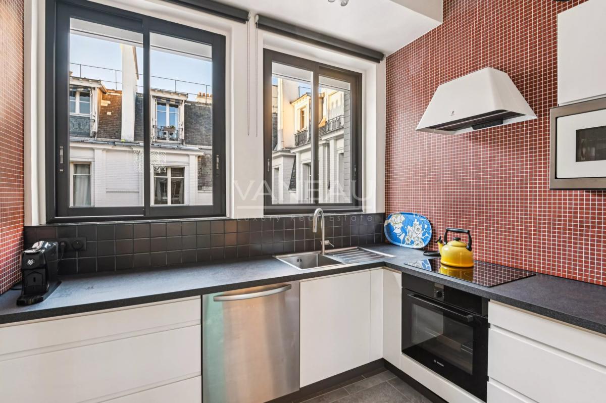 Paris IIème - Place Vendôme - Rare à la vente.