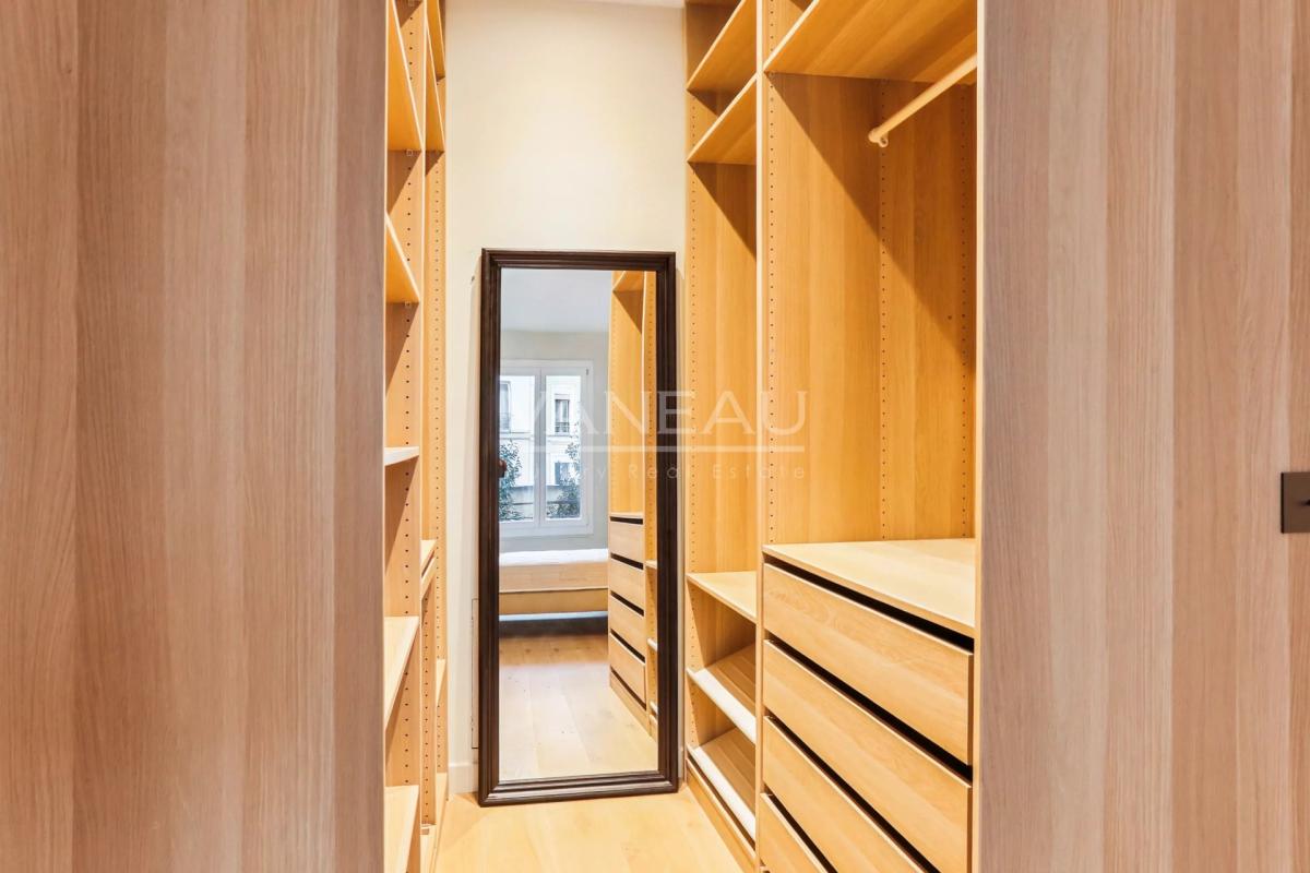 Paris XVIe - Vue tour Eiffel.