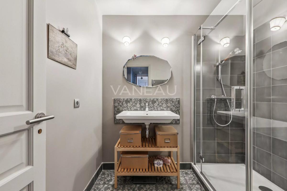 Paris VI - Appartement familial - 3 chambres - Parfait état - No