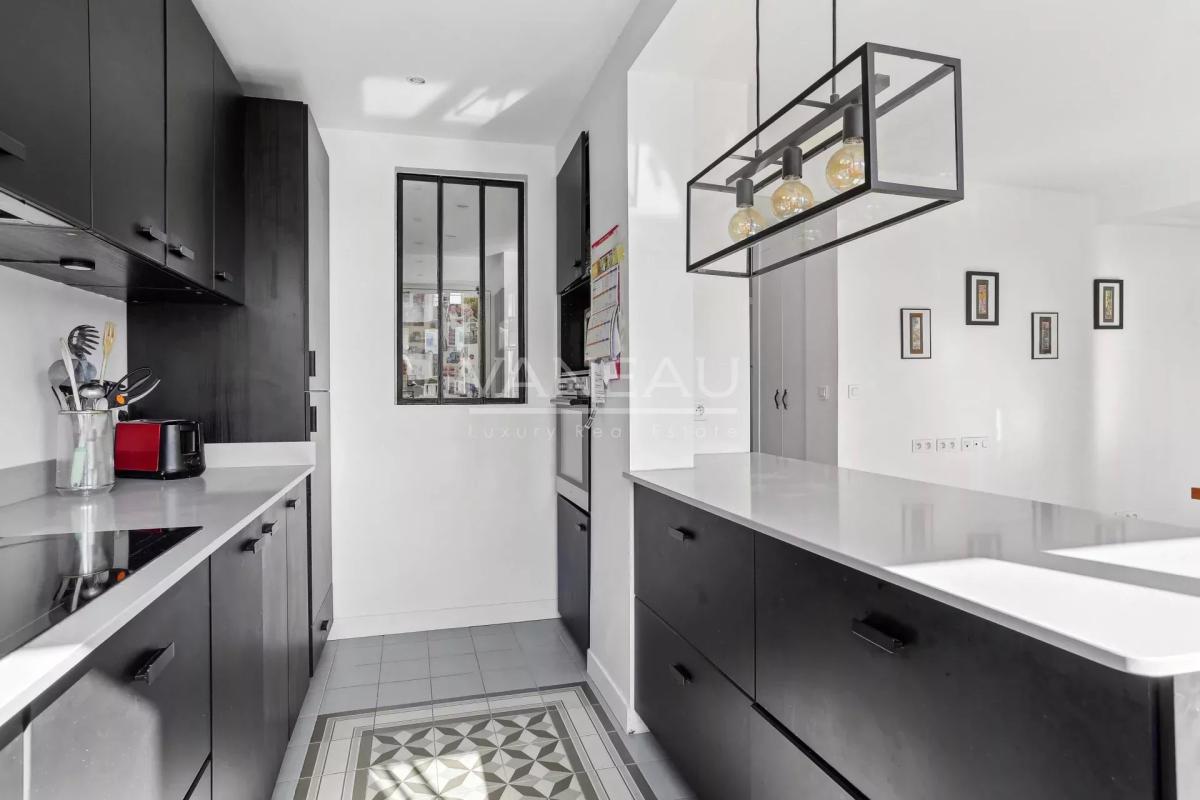 Boulogne Billancourt, Appartement familial en dernier étage avec