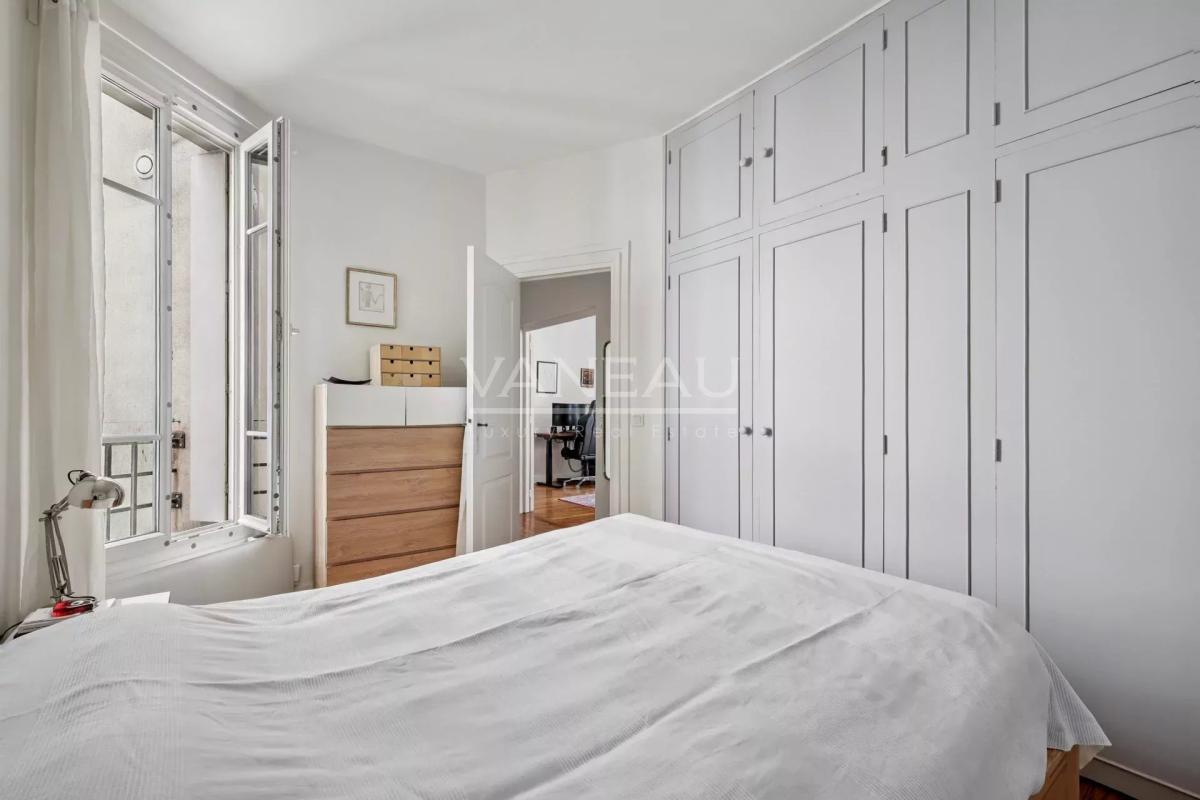 Boulogne - Bel ancien exposé sud avec parking