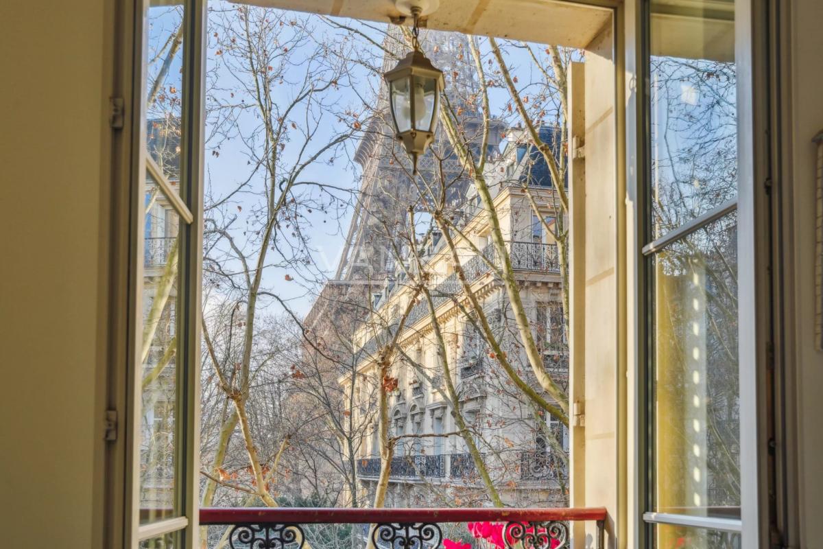 Gros Caillou - Vue Tour Eiffel