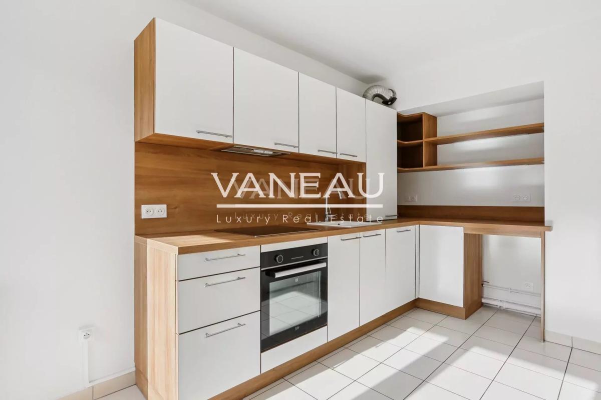 EXCLUSIVITE -  BOULOGNE - EN ETAGE AVEC LARGE BALCON