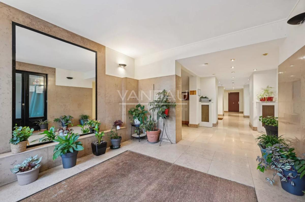 PARIS 16ème - Rue BOILEAU - Bel Appartement calme et lumineux