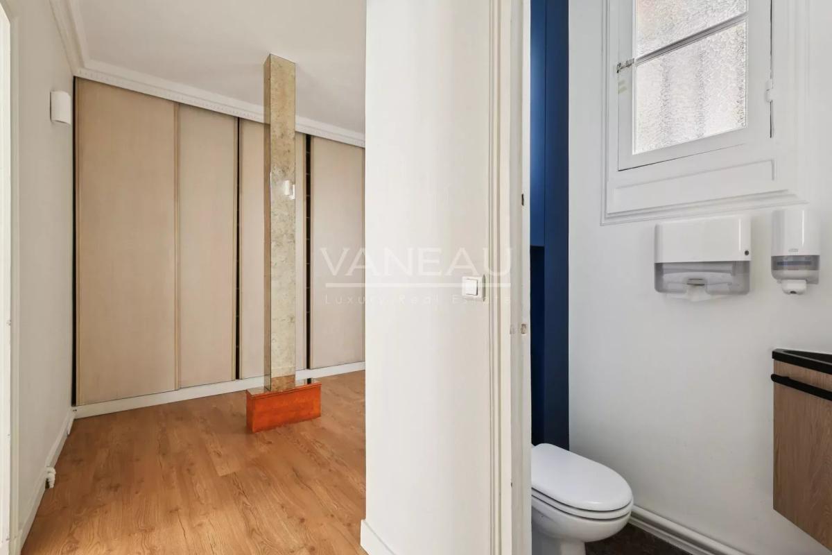 Paris XVe - Necker : Appartement 3 pièces en rez-de chaussée - H