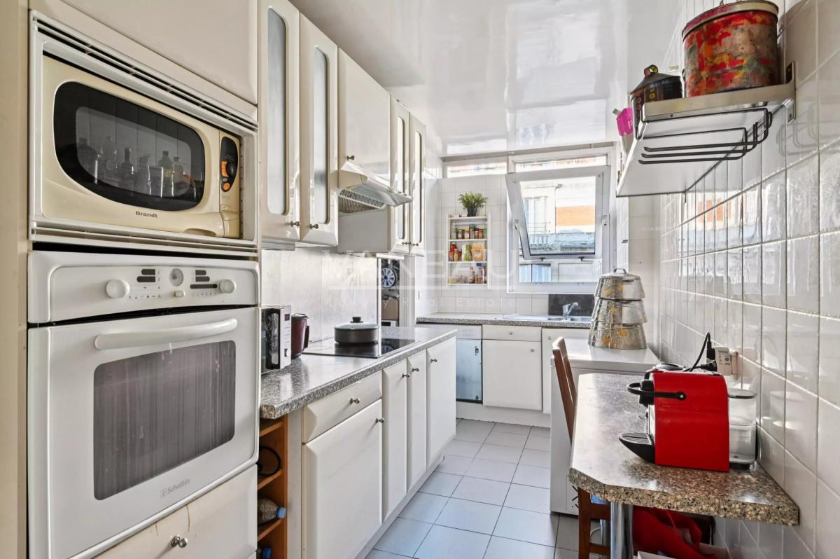 Paris XVI- Auteuil Sud - Appartement familial - étage élevé.