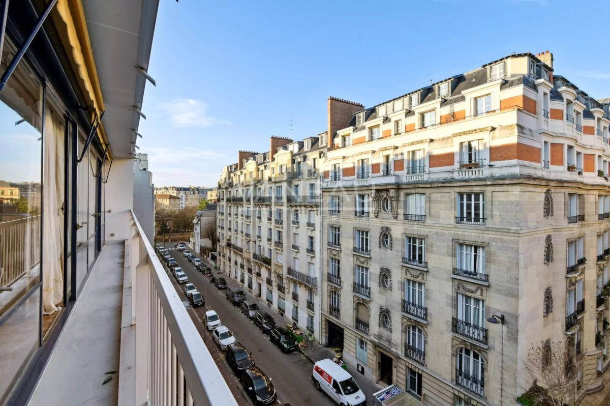 Paris XVI- Auteuil Sud - Appartement familial - étage élevé.