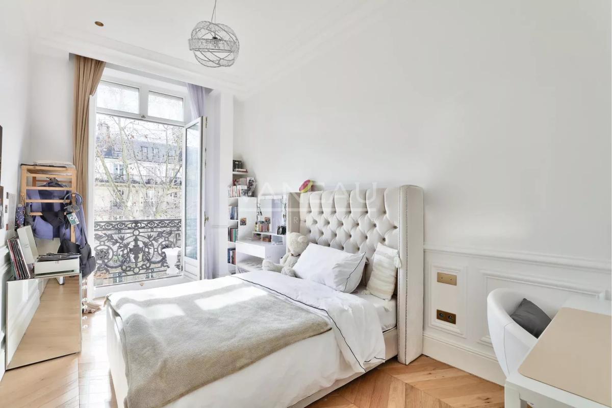 PARIS VIIIe - Faubourg du Roule