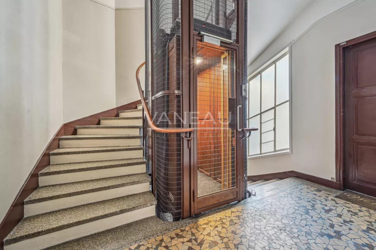 Paris XVe - Sèvres Lecourbe - Appartement lumineux en étage élev