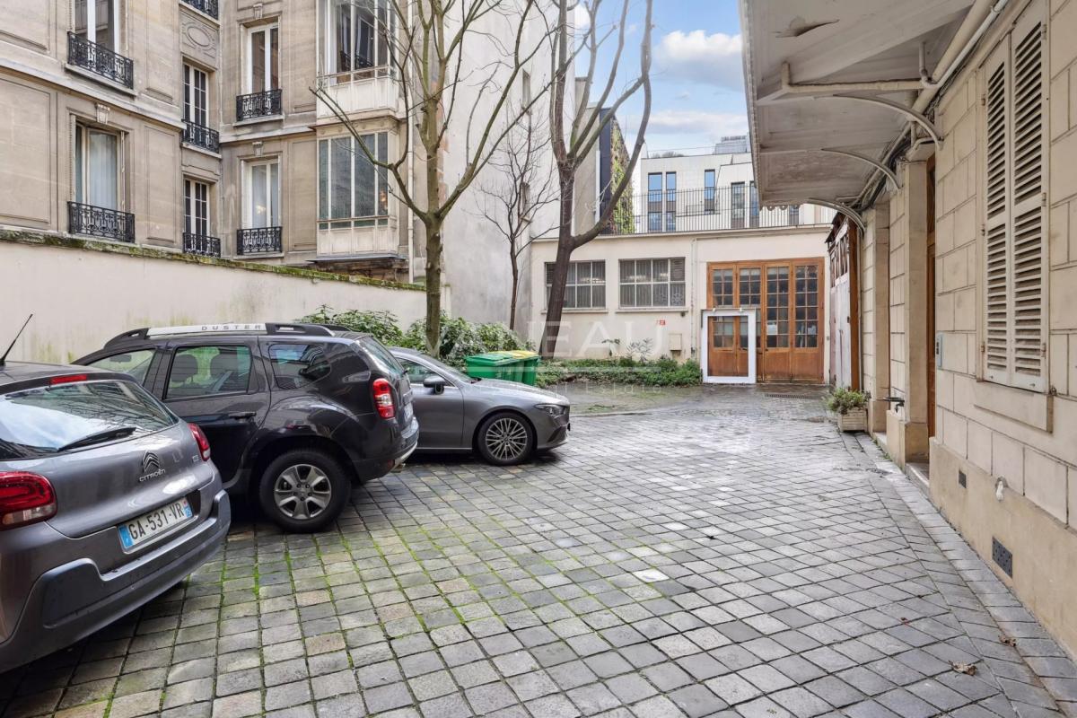 Paris IXe - rue de Liège - 6 pièces, 4 chambres - Standing