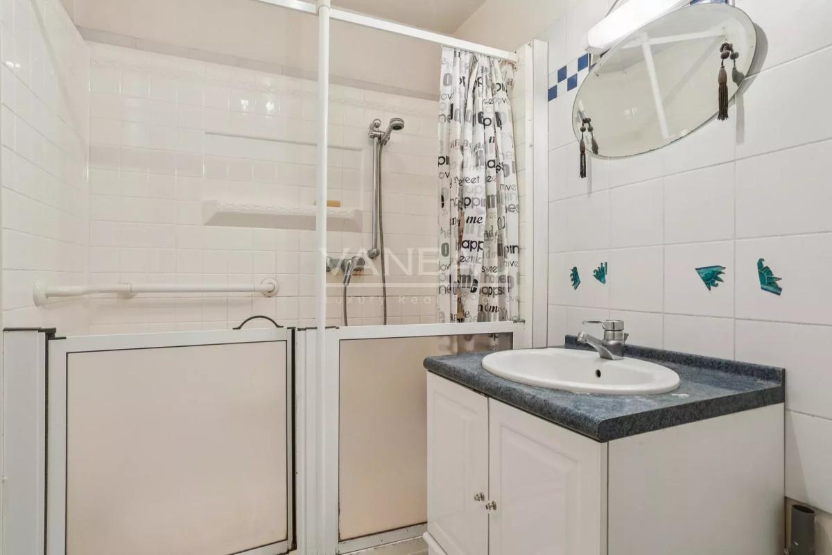 Boulogne  - Trois pièces avec balcon terrasse sur rue calme