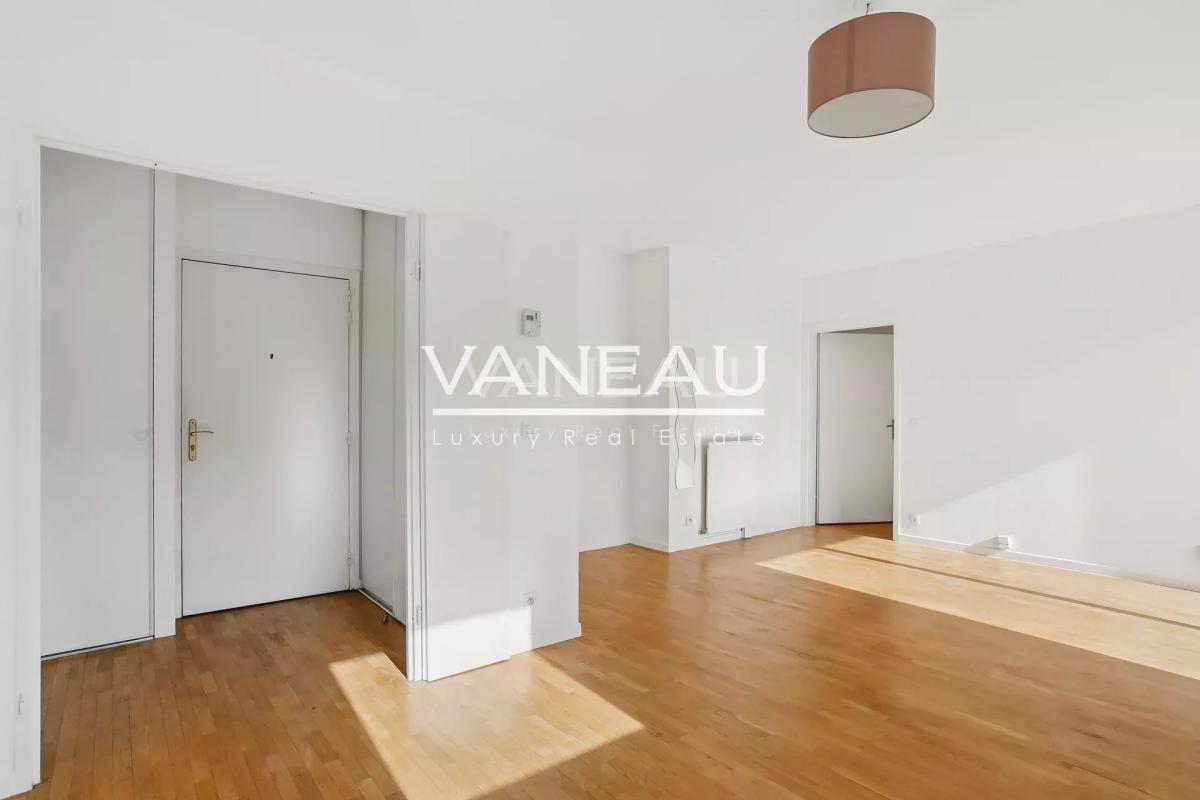 EXCLUSIVITE -  BOULOGNE - EN ETAGE AVEC LARGE BALCON