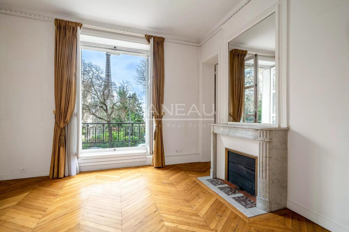 Paris XVIe Trocadéro - Vue tour Eiffel  Appartement Familial et 