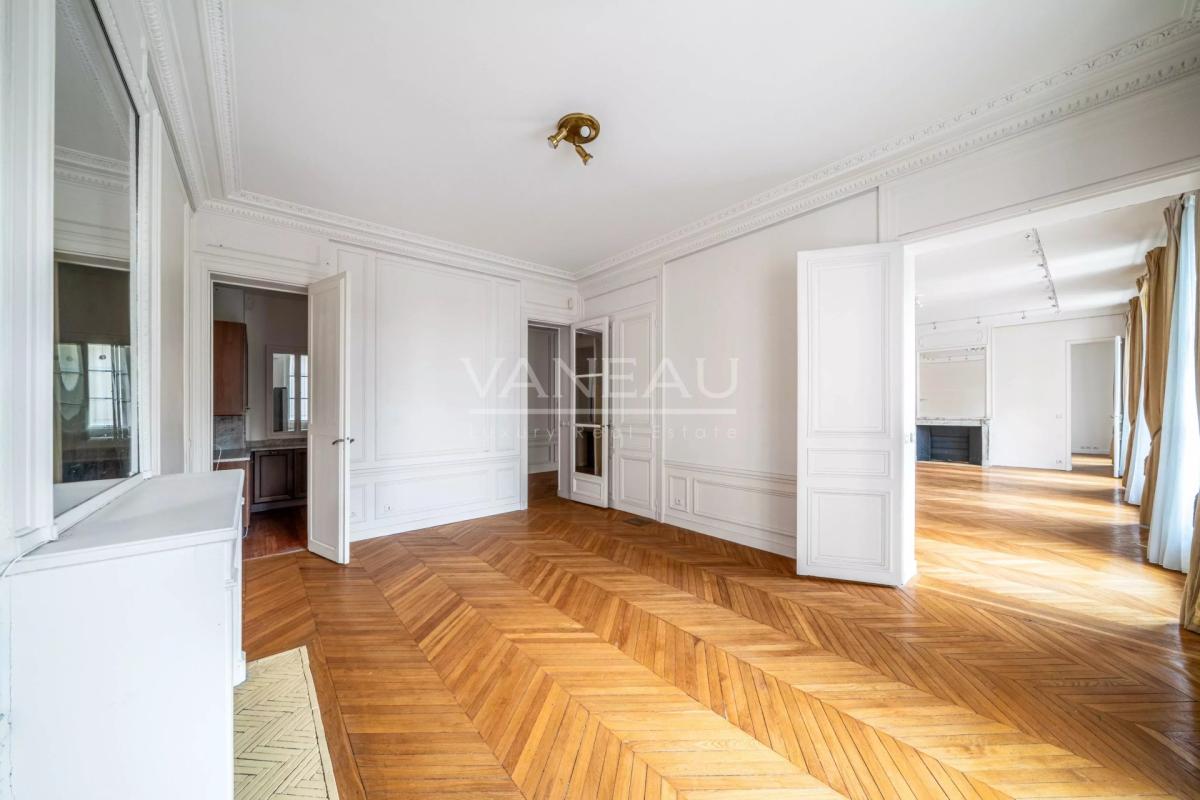 Paris XVIe Trocadéro - Vue tour Eiffel  Appartement Familial et 