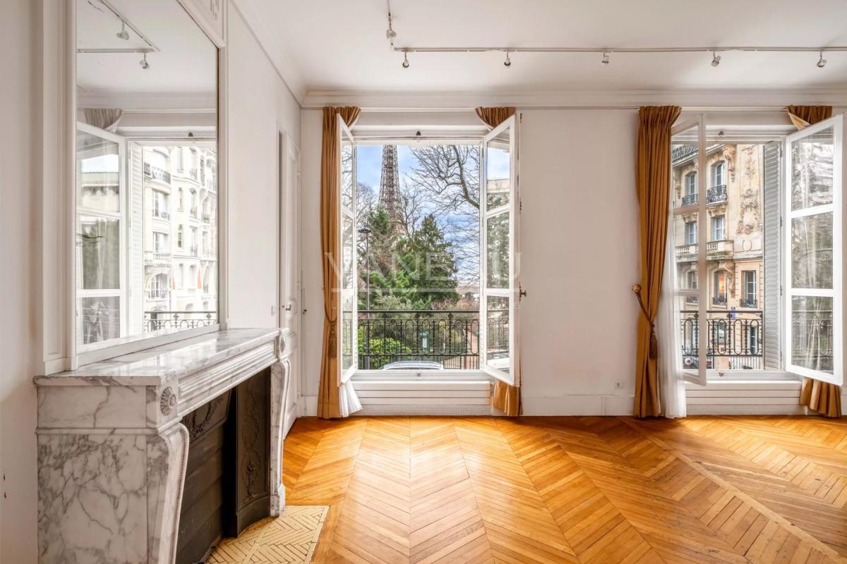 Paris XVIe Trocadéro - Vue tour Eiffel  Appartement Familial et 