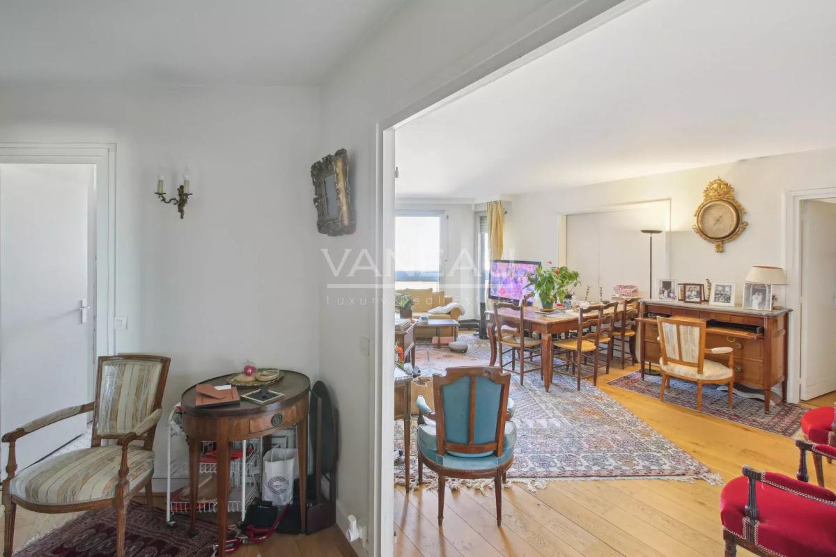 Paris XVIème - 3 pièces avec balcon - vue dégagée - vendu occupé