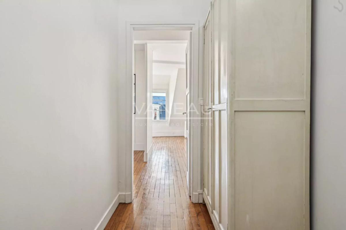 Paris XVe - Sèvres Lecourbe - Appartement lumineux en étage élev