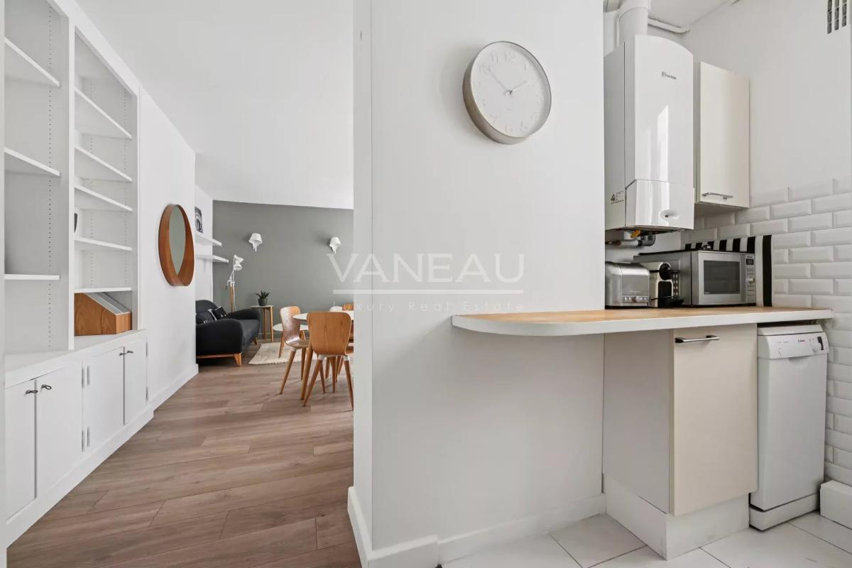 PARIS XVIe - Charmant deux pièces clés en main.