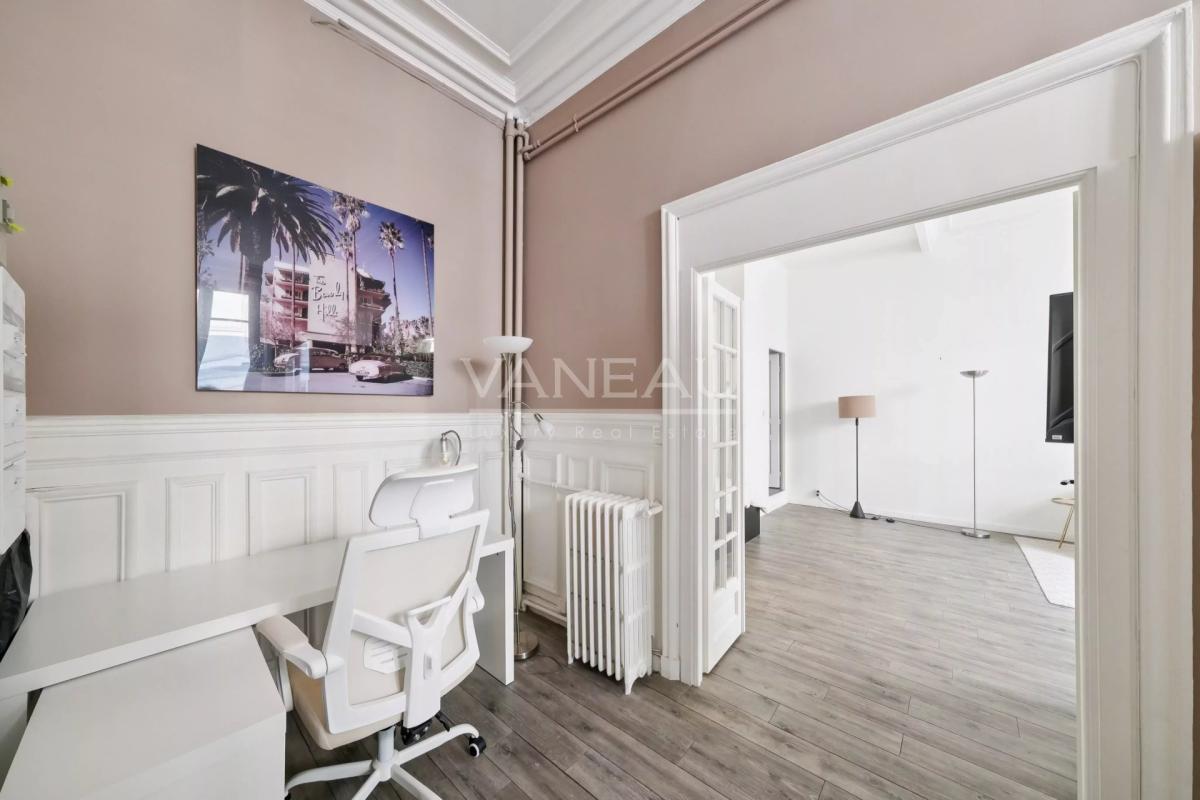 Paris XVIe Trocadéro Grand Studio de 44 m2 loi Carrez