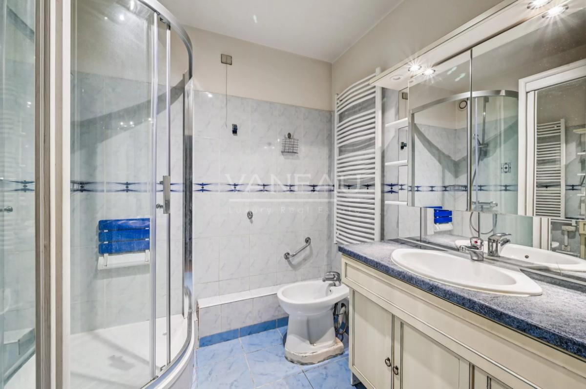 Paris XVIIe/Neuilly - Etage élevé avec terrasse et vue panoramiq