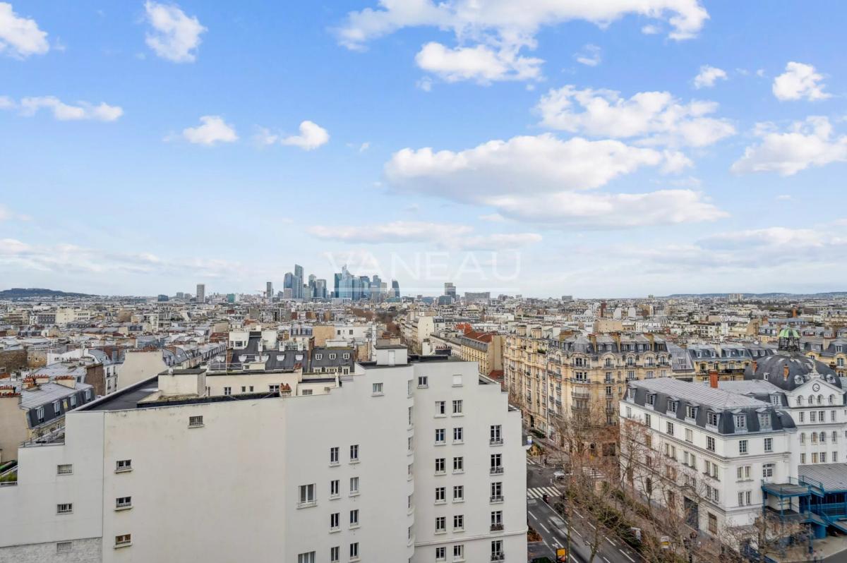 Paris XVIIe/Neuilly - Etage élevé avec terrasse et vue panoramiq