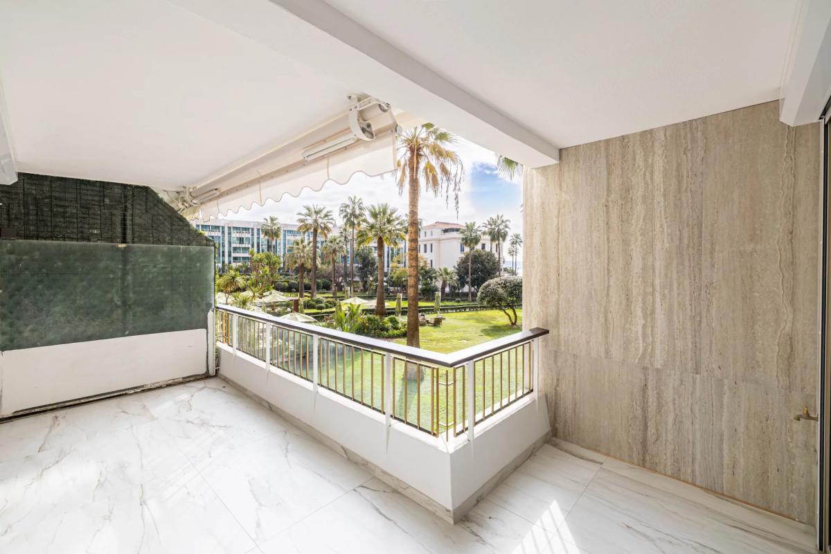 Cannes Croisette Appartement 3 pièces vue mer à vendre