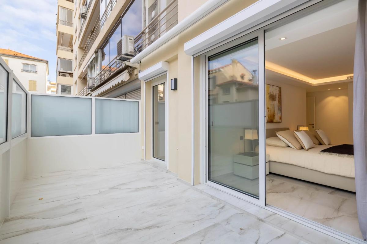 Cannes Croisette Appartement 3 pièces vue mer à vendre
