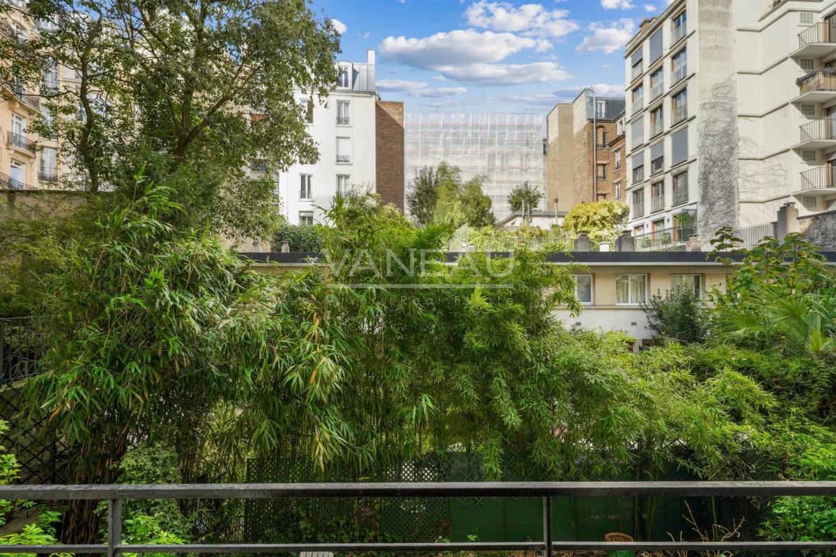 PARIS XVI  - Jasmin  - Balcon