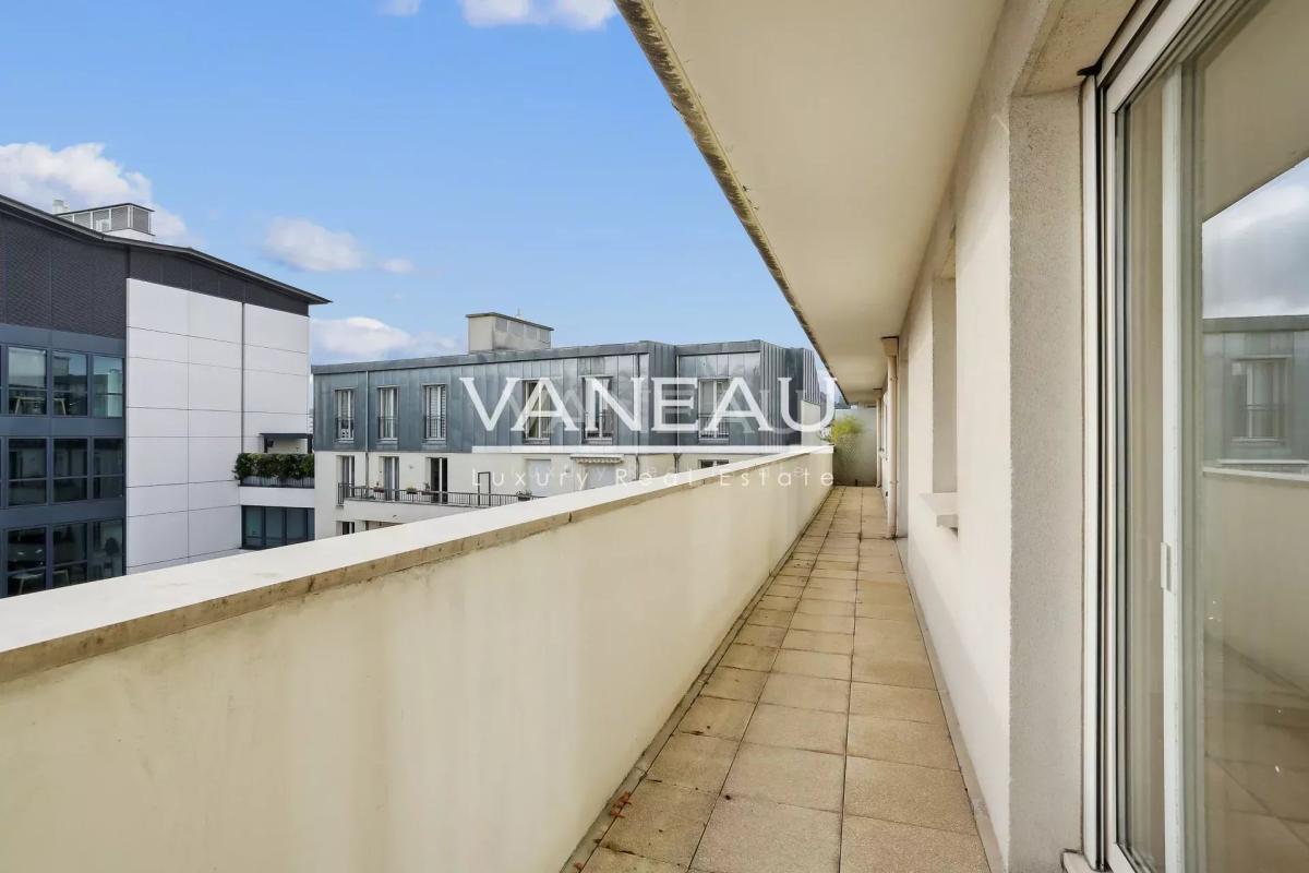 EXCLUSIVITE -  BOULOGNE - EN ETAGE AVEC LARGE BALCON