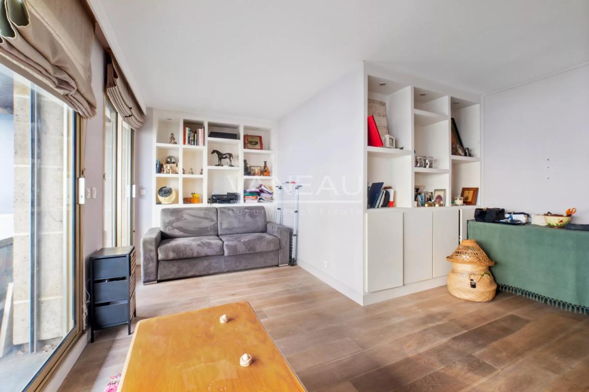 Terrasse et balcon. Cave et parking