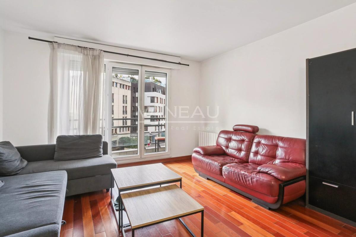 Boulogne - En étage avec ascenseur, balcon, cave et parking