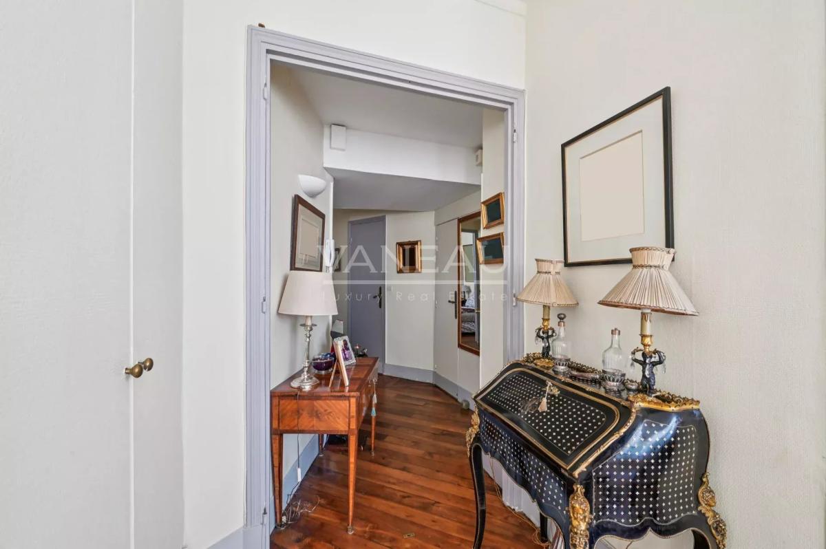 Exclusivité Paris XVIe - Place de Mexico - Appartement en étage 