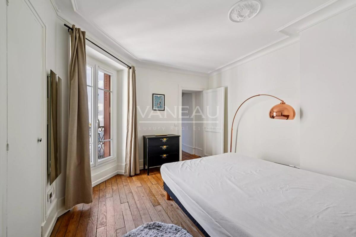 RUE DE VAUGIRARD - MEUBLÉ