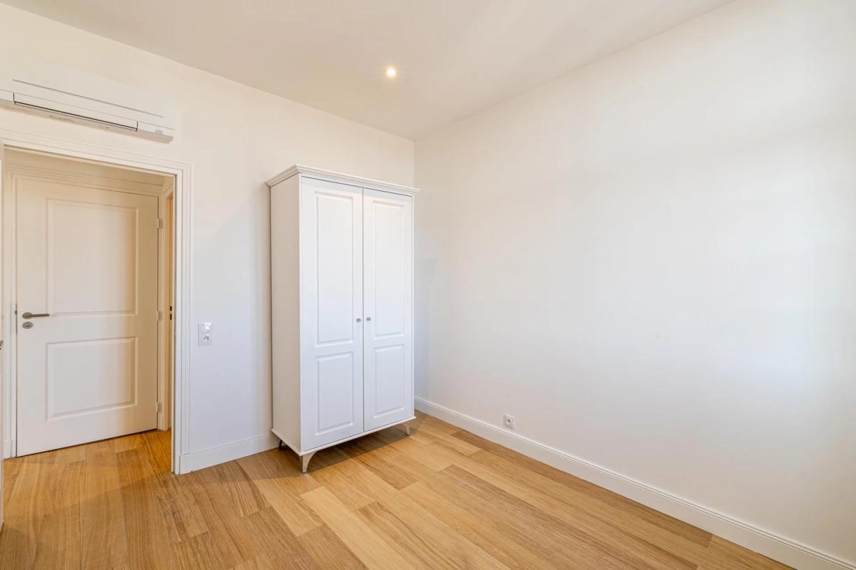 Antibes place du Général de Gaulle appartement  3 pièces en dupl