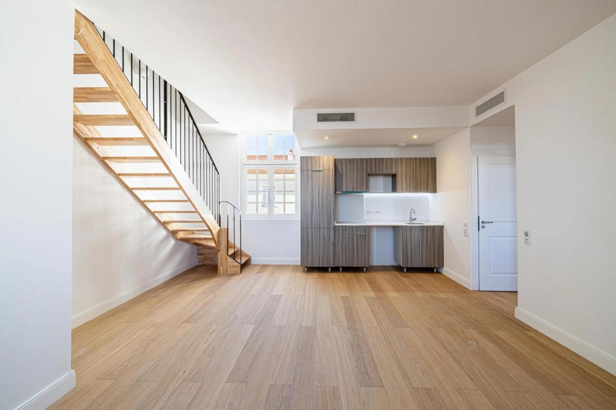 Antibes place du Général de Gaulle appartement  3 pièces en dupl