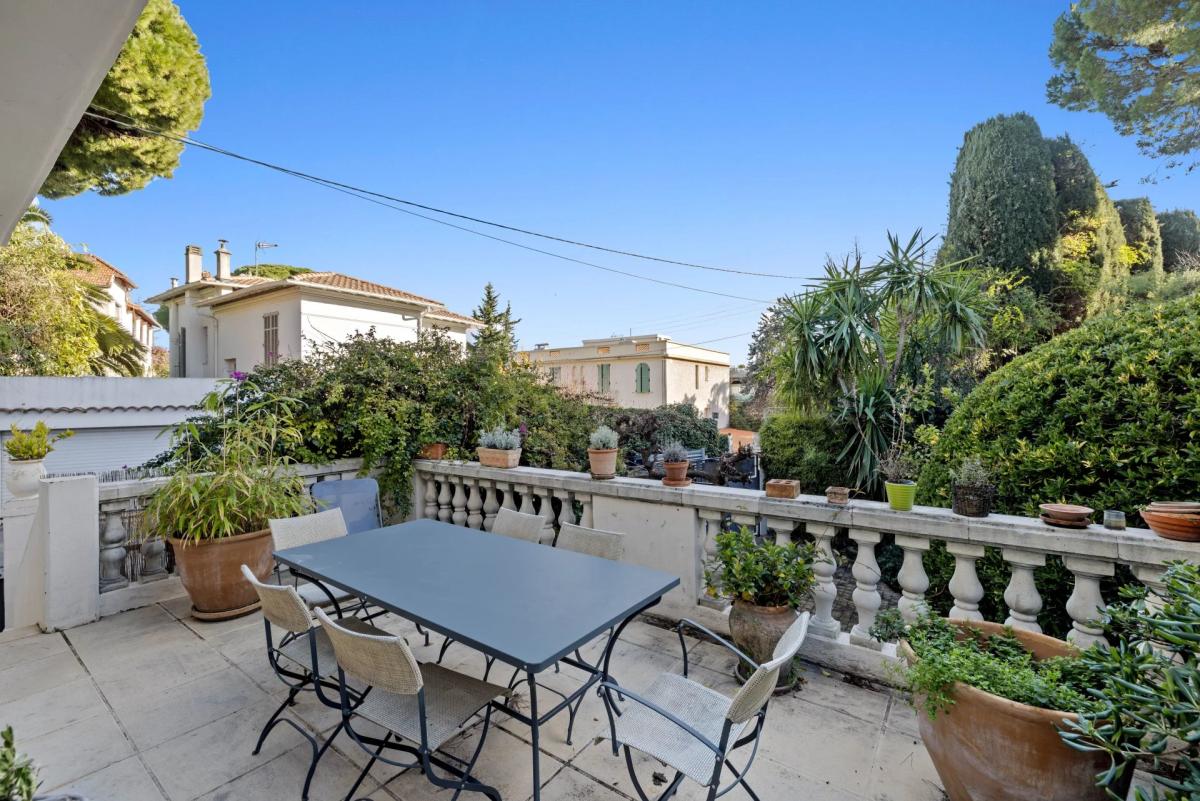 Cannes Petit Juas : Villa proche du centre-ville à pied à vendre