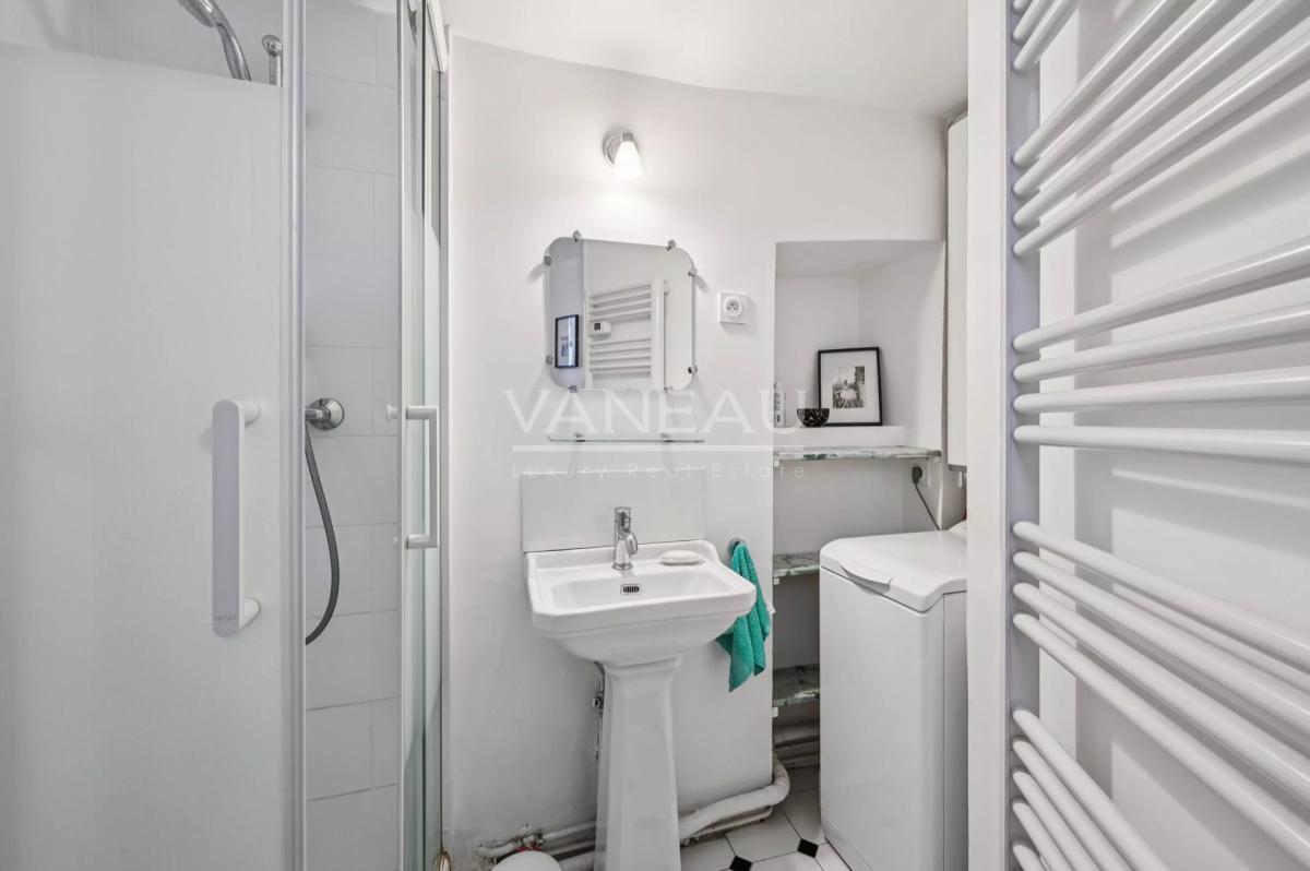 Paris XVe Breteuil -  Studio de charme dans une ravissante copro