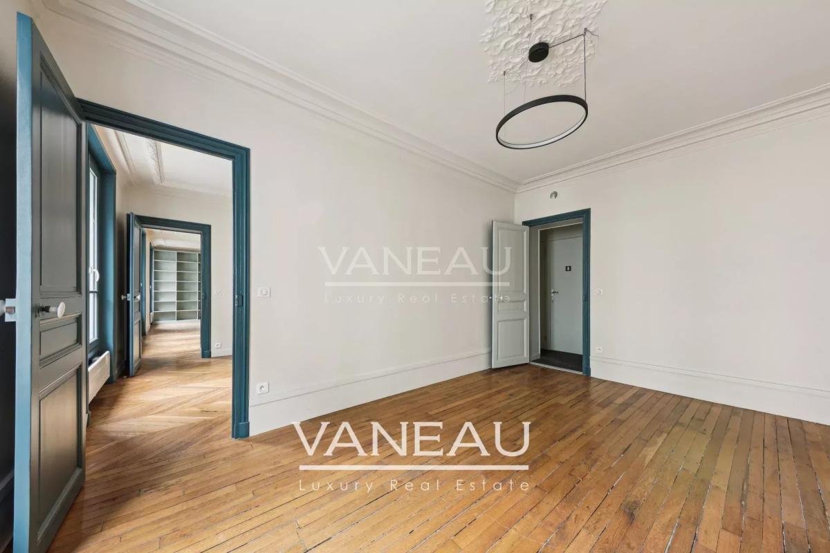 Paris 6ème Sèvres-Babylone 5 pièces