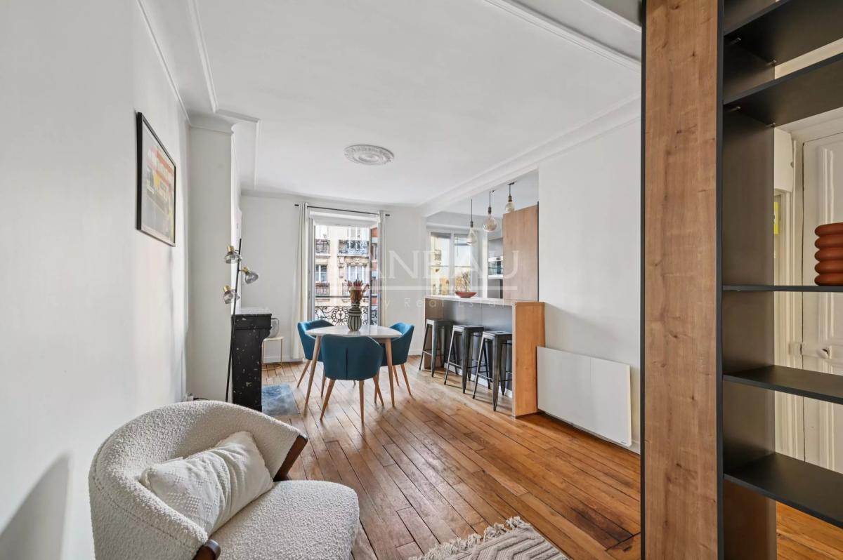 RUE DE VAUGIRARD - MEUBLÉ