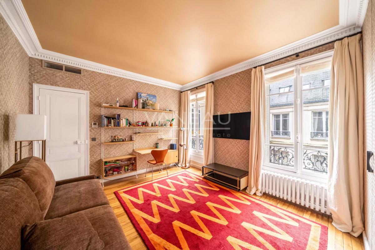 Paris XVIe - Victor Hugo - Dernier étage rénové avec balcon