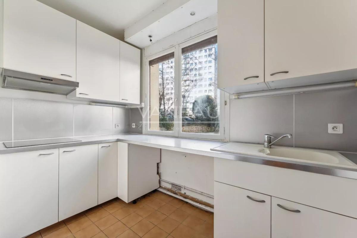 Paris 15e  Lourmel - 4 pièces sur jardin baigné de soleil !