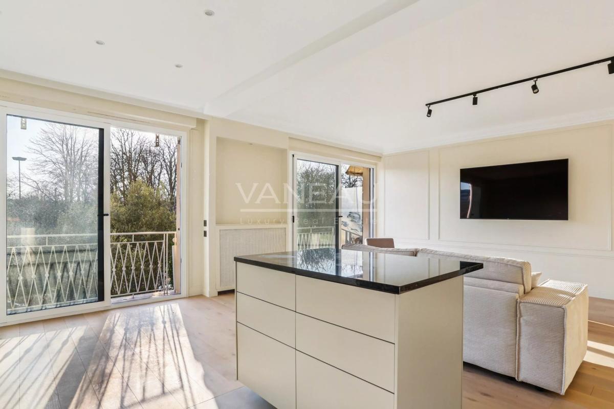 Neuilly Sur Seine - Vue tour Eiffel.