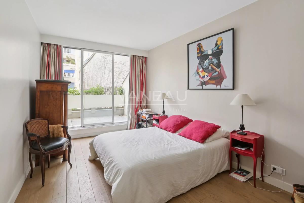 Paris XIVe - Proche du Jardin du Luxembourg - Appartement familial de 3 chambres avec extérieur