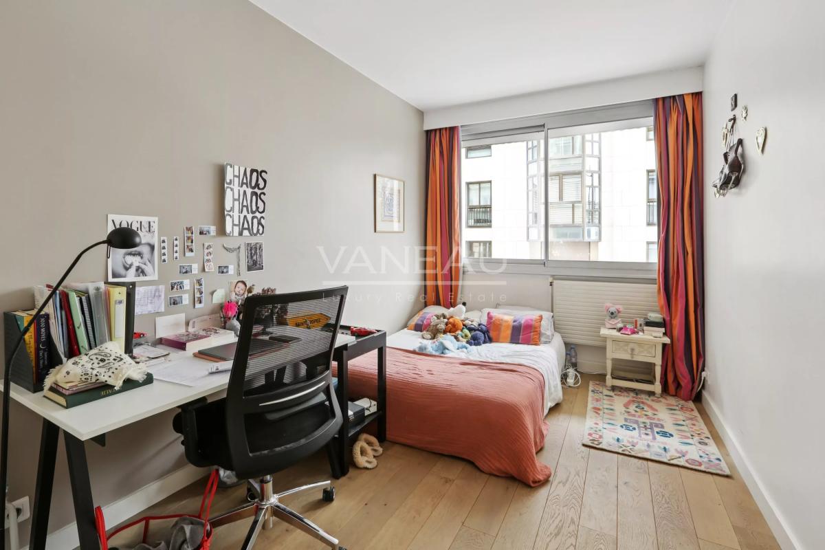 Paris XIVe - Proche du Jardin du Luxembourg - Appartement familial de 3 chambres avec extérieur