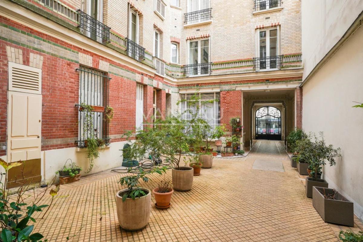 LOCATION MEUBLÉE - 3 PIÈCES