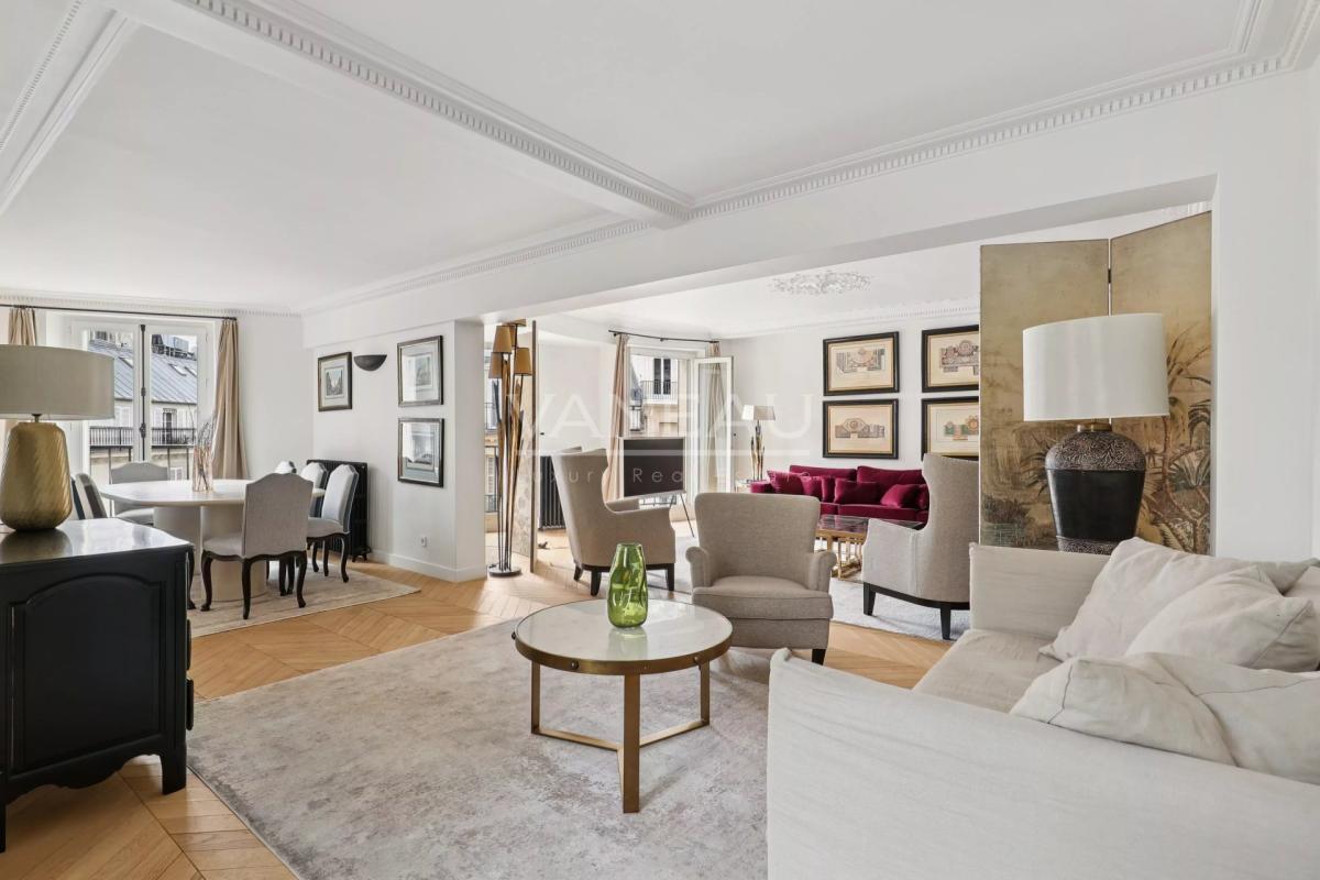 Paris VIIIe - Rue du Faubourg Saint-Honoré