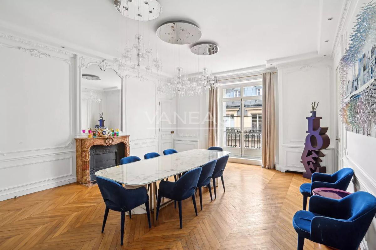 Paris XVIe - Place Victor Hugo - Exclusivité