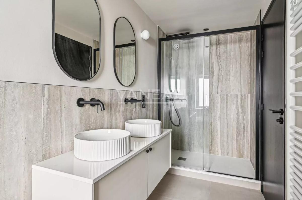 Paris IXe - Saint Georges / Rue des Martyrs - Maison de ville ré